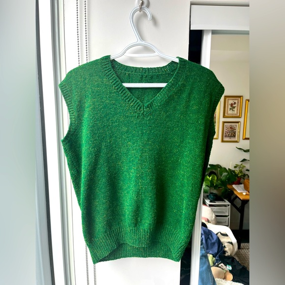 HANDMADE KNIT SWEATER VEST - Picture 1 of 3